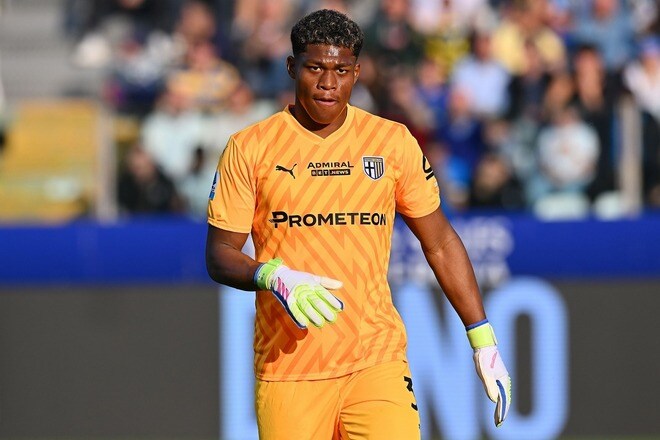 「ホラー映画のポスター？」パルマの日本代表GK、“怖すぎる”ハロウィンショットにファン驚き「公式なのエグくて草」