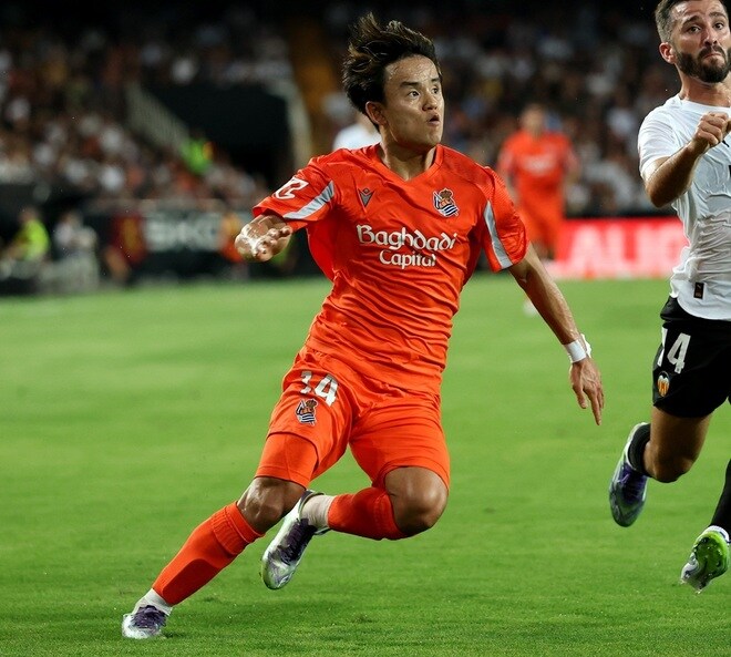 「最優先のターゲットだ」イタリア王者が日本代表MFの獲得に本腰か！世界的名将が熱望と現地報道！“欧州１位”との争奪戦も「質の高い左利きのウイング」