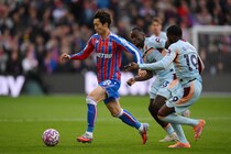 鎌田大地が78分に負傷交代も…パレスがブレントフォードを２－０撃破、４試合ぶりの白星