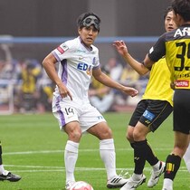 【岩本輝雄】小泉佳穂にロックオン。田中聡の存在感は抜群だった。走って、走って、走る。頑丈な３バックを信頼して自由にプレーできたはずだ