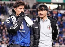 「１番見たかったやつ！」「凄い笑ってる」三笘薫vs田中碧のプレミア幼馴染対決はお預けも…試合後の“４ショット”にファン大注目