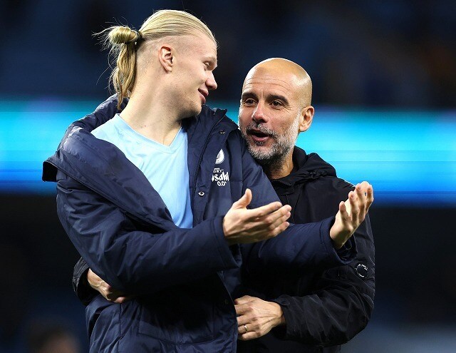 「メッシやロナウドと同じ感じ」マンC10年の名将、新時代の怪物を絶賛！首位アーセナルとは勝点６差「彼らがいつか失点するよう願う」