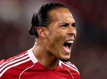 「怠惰な批判だ」リバプール主将が超絶レジェンドを一蹴！“スロット解任危機”もどこ吹く風「僕らのクラブが軽率な決断を下すわけがない」