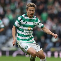 「生涯契約を」「どこにも行かないでくれ」夏に移籍を志願した日本代表FW、宿敵撃破後の“投稿”に名門ファンが歓喜、残留を懇願！現地メディアは「彼の心構えが疑問視されていたが…」