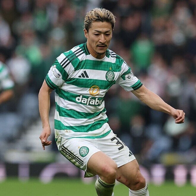 「生涯契約を」「どこにも行かないでくれ」夏に移籍を志願した日本代表FW、宿敵撃破後の“投稿”に名門ファンが歓喜、残留を懇願！現地メディアは「彼の心構えが疑問視されていたが…」