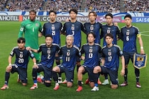「美しいな」「マジでかっこよすぎる」日本代表の鮮やかなブルーが目をひく“新ユニ”に反響！「GKがものすごく強烈」