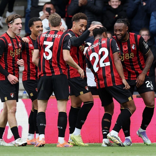 プレミアで堂々５位。ボーンマス、なぜ強い？ 戦術的成熟、移籍市場での慧眼、個の成長。３つの要素が見事に融合【現地発】