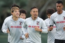 長友佑都のいない日本代表、練習の雰囲気はどう変わる？ 39 歳のベテランに代わるムードメーカーは誰か