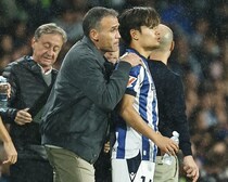 「日本はクボに容赦がない」久保建英の日本代表招集にソシエダ地元紙が苦言「混乱を引き起こしている」