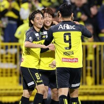 首位鹿島を勝点１差で猛追！ 柏が名古屋に１－０で競り勝つ。４連勝で10戦負けなし