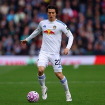 「少し物足りなかった」「攻撃面でもっと積極的に」リーズ田中碧に地元記者が要望。「十分にやれると思っているし、期待している」とも【現地発】