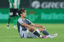 「タケに憤慨する者も多い」故障を抱える久保建英の“代表招集問題”にソシエダ番記者が苦言。パフォーマンスが低下し批判を浴びる悪循環「犠牲者だ」「信じられないのは…」【現地発】