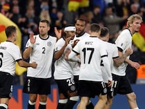 「懐かしさを感じる」「かっこいい」ドイツ代表の新ユニが話題沸騰！“伝説的なユニホーム”のオマージュ「西ドイツ時代に似てる」