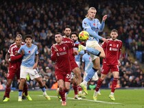 リバプールがマンCとの上位対決で０－３完敗、プレミア２試合ぶりの黒星。遠藤航は出番なし