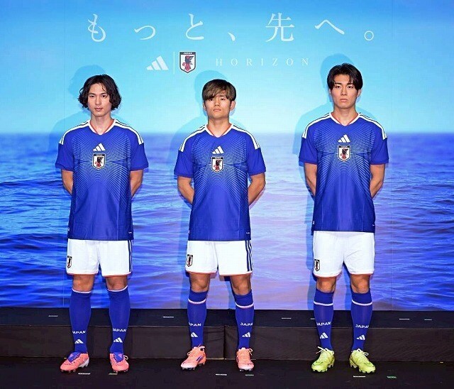 「僕がデザイナーじゃなくて良かった」久保建英が笑いを誘う!南野拓実&中村敬斗も“予想以上”の森保J新ユニを絶賛「すごくかっこいい」