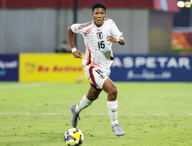 朝４時起床。チームメイトたちの選手権予選決勝進出を見届け、自らもポルトガル戦で躍動！ 流経大柏のメンディーサイモン友がU-17W杯で示した底知れぬ力【現地発】