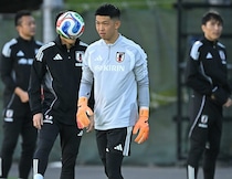 「俺でいいんすかね」日本代表の新GKユニを最初に着用するのは？ ガーナ戦のスタメン有力候補が本音「あんまり着たことないデザイン」