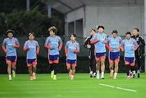 日本代表の背番号が決定！堂安律の「10」や久保建英の「20」は変わらず。初招集トリオは何番を背負う？ 正GK不在のなか「１」の行方は？