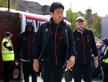 「監督は完全に信頼していない」まさか！不振の王者で出番激減、日本代表主将を放出すべきと地元メディアが厳しい指摘「今季の出場時間は39分だけ」