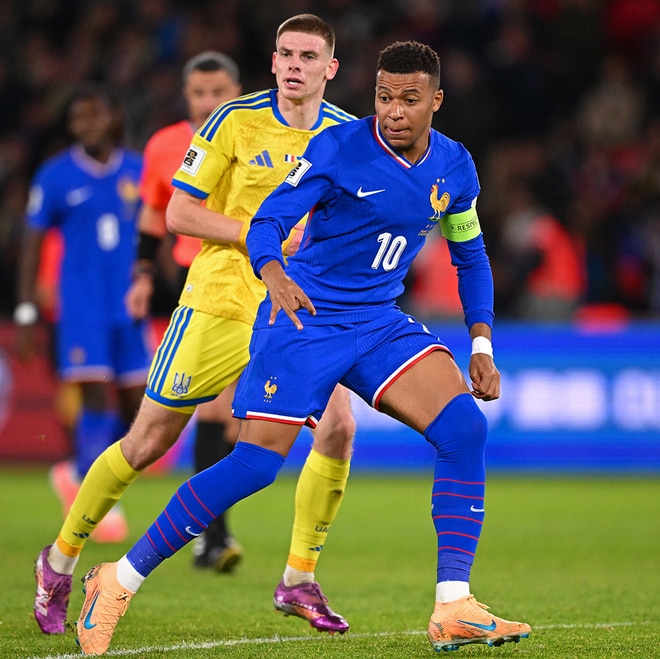 「シュート数25対0」のフランスが8大会連続17回目のW杯出場。”8バック”のウクライナに苦戦もエムバペのパネンカで重苦しい雰囲気を払拭【欧州予選】