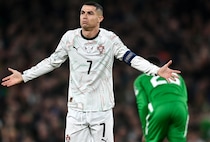 C・ロナウドが“痛恨の肘打ち”で一発退場。今予選初黒星のポルトガルは最終節の結果次第で首位陥落の恐れも【W杯欧州予選】