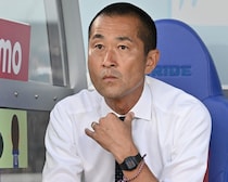 「誰よりも一番悔しい思いをしているはず」４季にわたり甲府で指導。大塚真司監督の退任に惜別の声「いつか戻ってきてほしい」