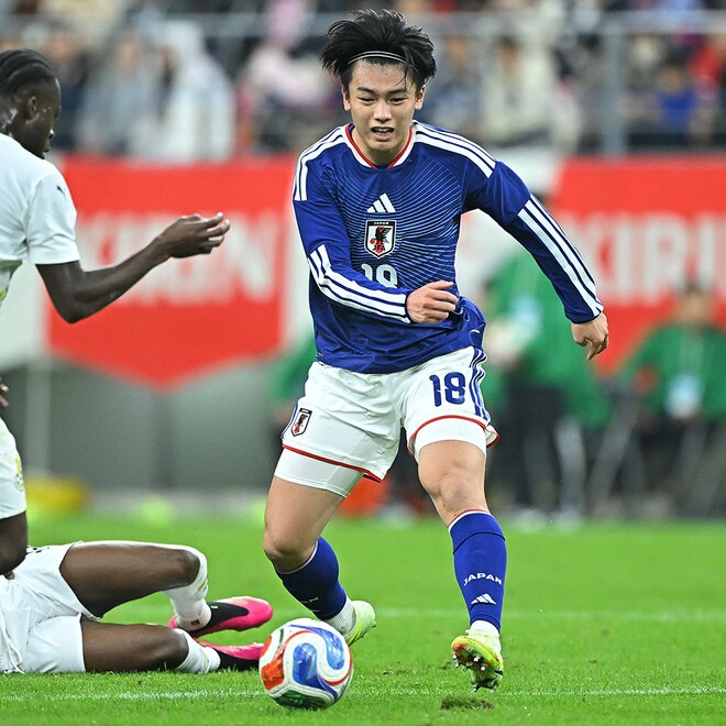 ボールが来ないと始まらないポジションで、ボールが来なくても効果的な仕事。地味ながら上田綺世の貢献は高かった【日本代表】