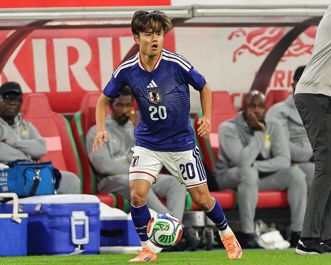 「やっぱかっこよくね？」「思ったよりいい」日本代表がガーナ戦で新ユニホームをお披露目！「めっちゃ番号見やすい！」「昔のフランス代表みたい」の評判