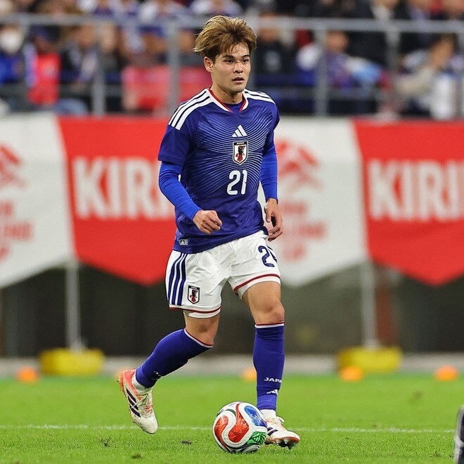 「無双してる」「違う次元でプレーしている」先制点の起点となった佐野の“回収”をファン称賛!「反応速度すごすぎん?」