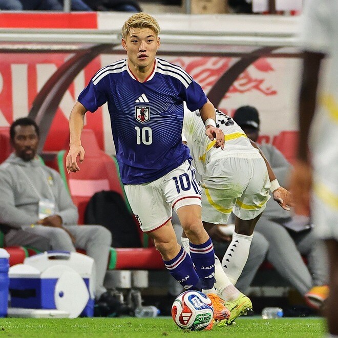 堂安律が絶妙フィニッシュ!元日本代表FWは「一拍置くことで、相手を動かして、ニアを狙う」とコメント。ガーナ相手に貴重な追加点