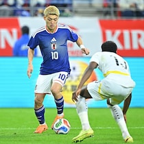 「目を瞑っていても入る」角度から左足を一閃。堂安律が「練習通り」のゴラッソで貫禄を示す【日本代表】