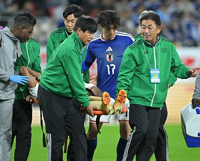 「冷静ではいられなかった」田中碧がガーナMFの重傷に胸中を吐露。敵将に謝罪に行った意図も説明「彼らの優しさに救われた」