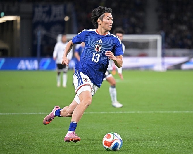 「惚れ惚れする」元日本代表が25歳FWの美技弾を絶賛！ 巧みなボールタッチからフィニッシュ「股が開くのを待っているんですね」