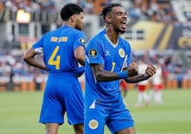 「サッカー界の奇跡」「おとぎ話を完結させた」人口たった15万人の島国が悲願のW杯初出場！ 歴史的偉業に海外驚愕「不可能を可能にした」