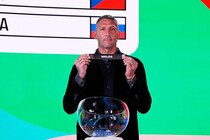 「BとDがやばい」「イタリアはこの組み合わせなら…」欧州予選プレーオフの対戦カードにファン注目！「ポーランド、ウクライナ、スウェーデンのうち１つしかW杯に行けないとか地獄過ぎる」【W杯予選】