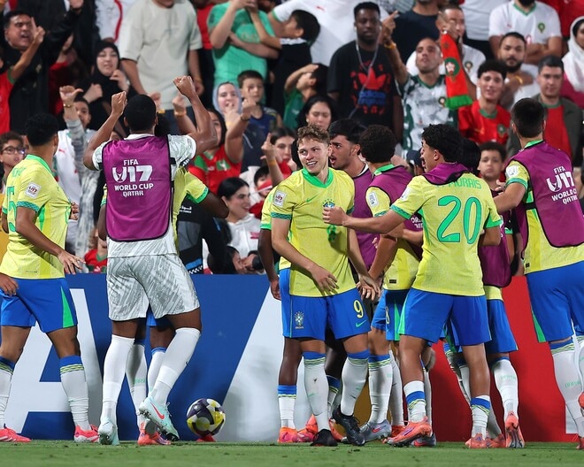 「今大会のベストゲームだ！」「信じられない」94分に劇的勝ち越し弾！ ４強進出のU-17ブラジルに母国ファン熱狂「よくやった」【U-17W杯】