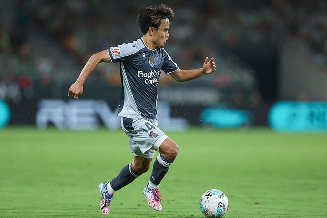 「大打撃だ」日本人MFの“残留宣言”にプレミア強豪の地元メディアは嘆き「完璧に条件を満たす存在だった」