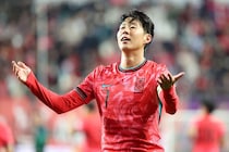 「衝撃だ」“ロナウド不在”で批判殺到のW杯ポスター、FIFAが前代未聞の投稿削除！新ビジュアルは韓国主将ソン・フンミンが消去で韓メディアは唖然「取り除かれた」