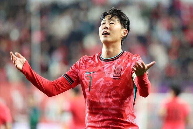 「衝撃だ」“ロナウド不在”で批判殺到のW杯ポスター、FIFAが前代未聞の投稿削除！新ビジュアルは韓国主将ソン・フンミンが消去で韓メディアは唖然「取り除かれた」