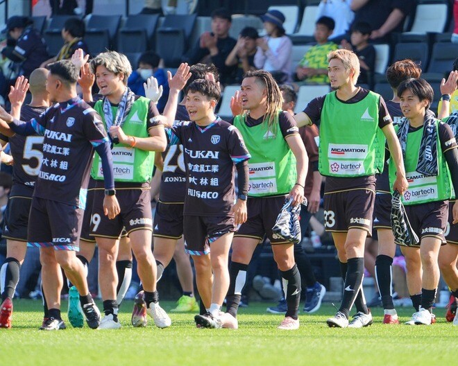 J３首位の栃木Cがクラブ史上初のJ２昇格決定！ ホームで長野に３発完勝、最終節を待たず２位以上が確定！