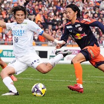 ホームで逆転負けの大宮は自動昇格消滅。徳島は最終節の結果次第で２位の水戸をまくる可能性も【J２リーグ】