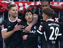 「衝撃的な先制点をもたらした」ドイツ王者相手に鮮烈弾の鈴木唯人を海外メディアは高評価！ 一方で後半のパフォーマンス低下を指摘「バイエルンを苦しめたが…」