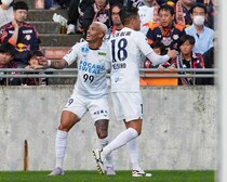 「もうなにもわからん」千葉、徳島もJ１自動昇格の可能性！ 残留争いも熾烈。 J２最新順位表に脚光「魔境すぎるだろ」「大混戦だー！」