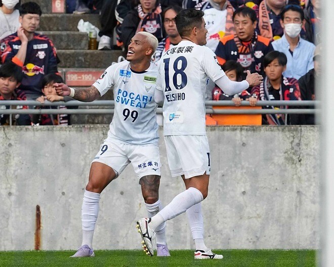 「もうなにもわからん」千葉、徳島もJ１自動昇格の可能性！ 残留争いも熾烈。 J２最新順位表に脚光「魔境すぎるだろ」「大混戦だー！」