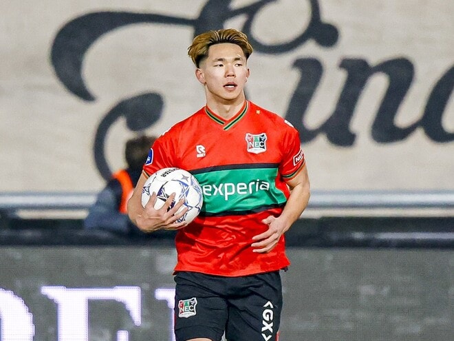 日本人5選手が出場した一戦はNECに軍配! 上田&渡辺が先発したフェイエノールトを4-2撃破! 途中出場の塩貝健人が圧巻2発