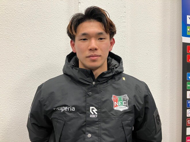 「その人の前で見せつけたいと…」“得点ランク１位”上田綺世との直接対決で圧巻２ゴール！20歳の日本人FWが語るW杯への思い。同世代アタッカーの日本代表招集には「正直、めちゃくちゃ悔しかった」【現地発】