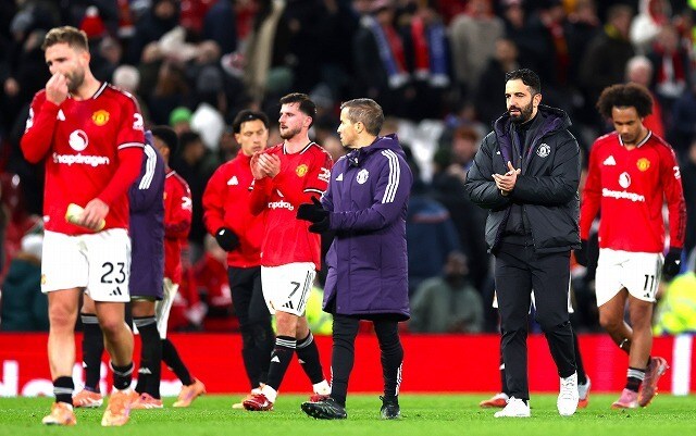 味方殴打で早々に退場者を出したエバートンに敗れる…マンU指揮官が伝えた理想に程遠い厳しい現実「負けるのは当然だ」