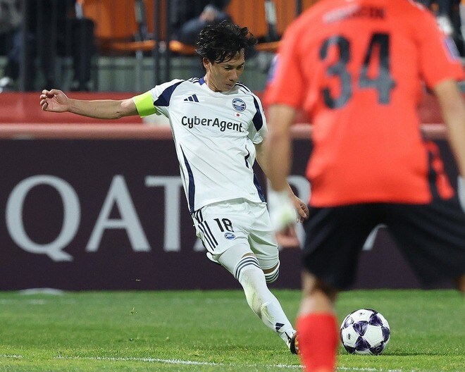 伝家の宝刀、炸裂! コースも軌道も完璧すぎるゼルビア下田北斗のFK弾に脚光「中村俊輔感ない?」「惚れ惚れしちゃう」【ACLE】