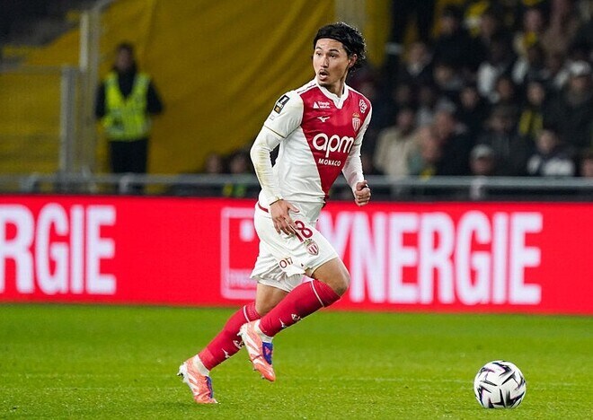 「美しいゴール」「目が覚めた！」モナコ南野拓実が電光石火の先制弾！“CL記録更新”の技ありワンタッチシュートに驚嘆の声「落ち着いて決めたなー」