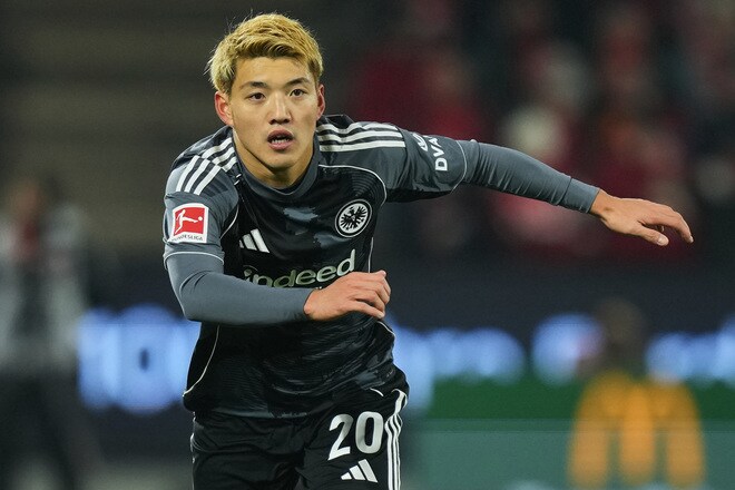 フランクフルトは０－３で完敗。先発した堂安律の現地評価は？「活発に動き回り、積極的にプレー。時には...」【CL】